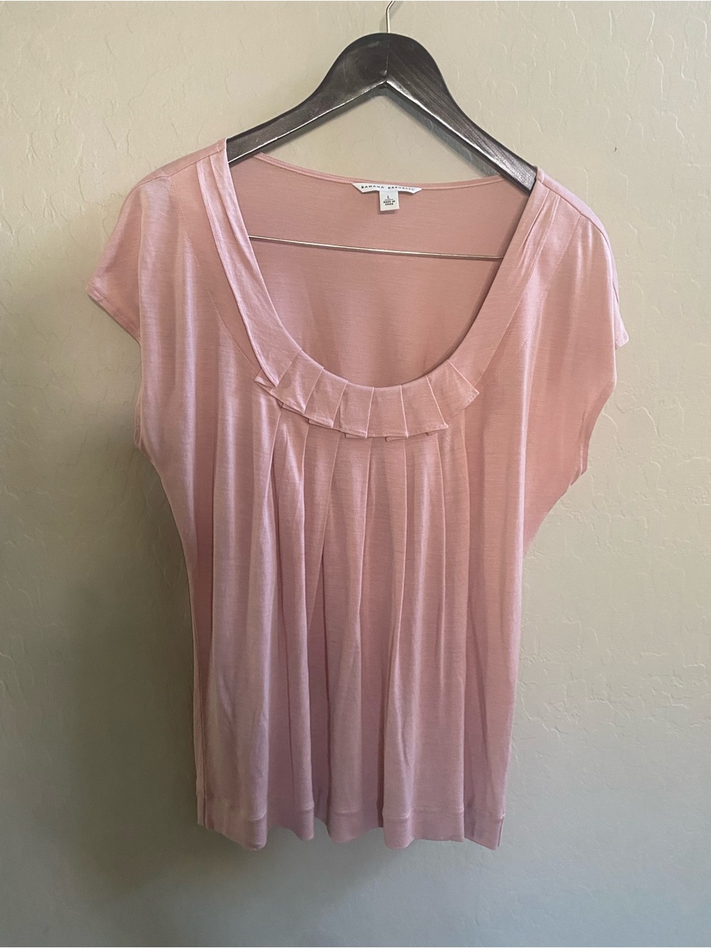 Banana Republic Pleated Scoop Neck Women’s Top - Blush Pink NWOT